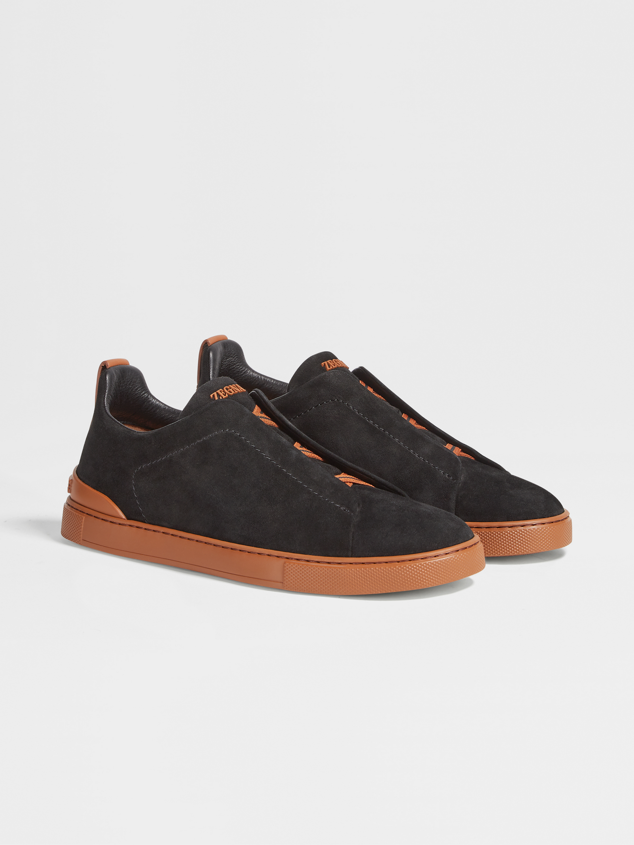 Tenis Triple Stitch™ en Gamuza Color Negro
